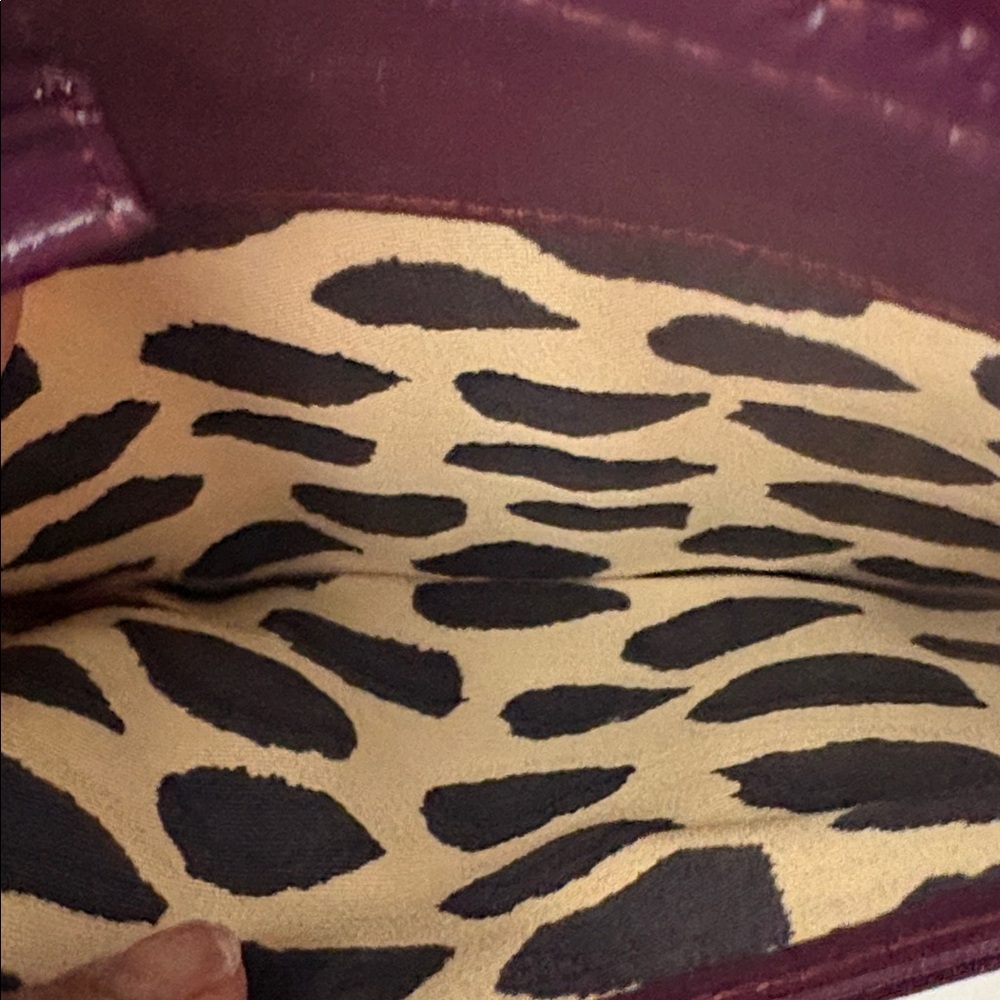 Marc by Marc Jacobs red and black logo print large travel patent leather wallet - Picture 7 of 11